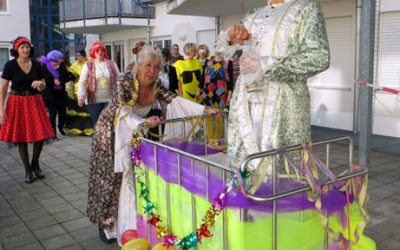 Rosenmontagsumzug in der Seniorenresidenz Neustift